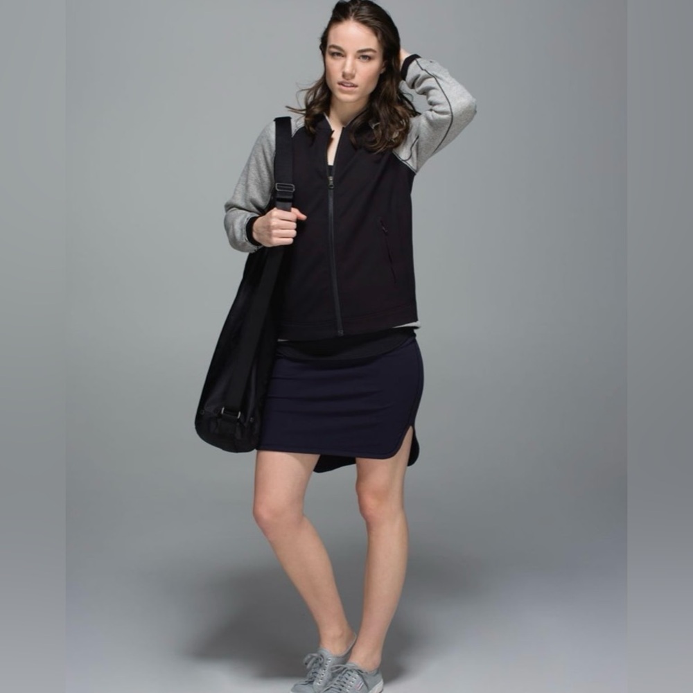 LULULEMON | Naval blue city skirt